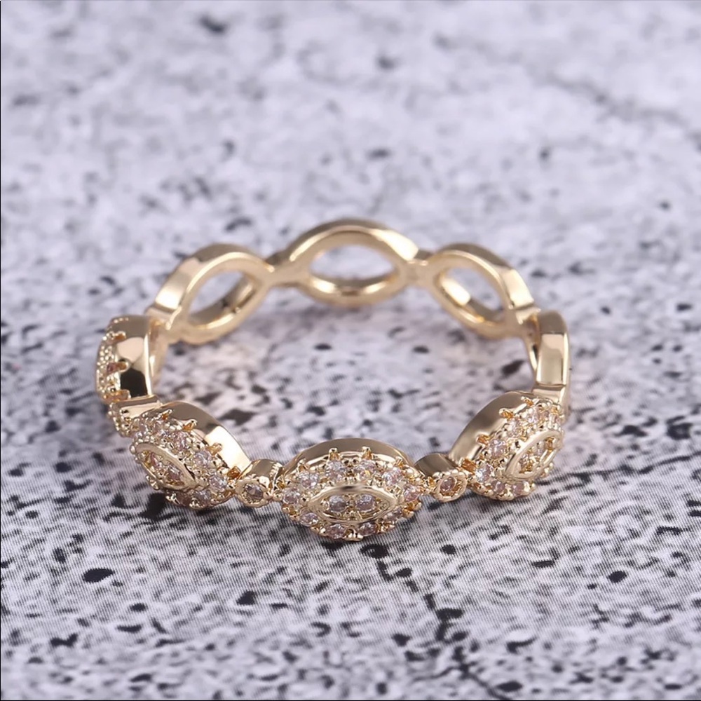 New 18K Gold Plated Beautiful Diamonds Ring - Picture 5 of 6